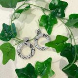 PENDIENTES ARO ANIMAL PRINT GRIS