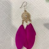PENDIENTES DORADO Y FUCSIA